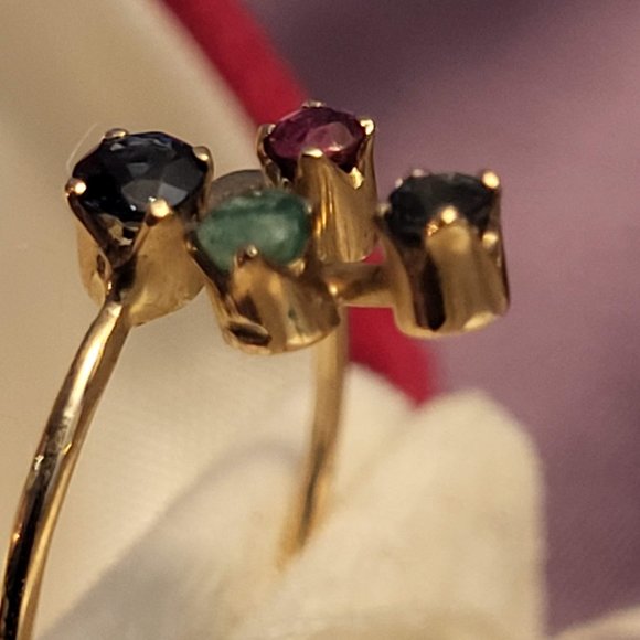 9K Gold Ring with gemstones - Picture 8 of 9